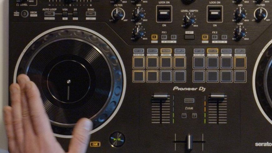 DJ контроллер Pioneer DDJ-REV1 462749 фото