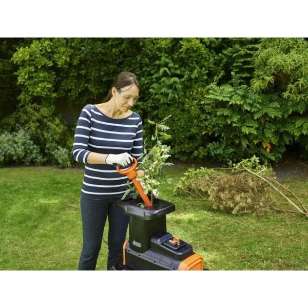 Садовий подрібнювач Black+Decker BEGAS5800 530365 фото