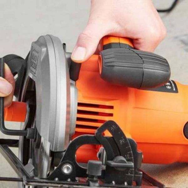 Монтажна пилка Black+Decker CS1550 530398 фото